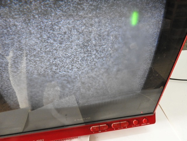 昭和レトロ 赤いブラウン管テレビ 15型 C-15B3 アナログTV （^00TJ25E
