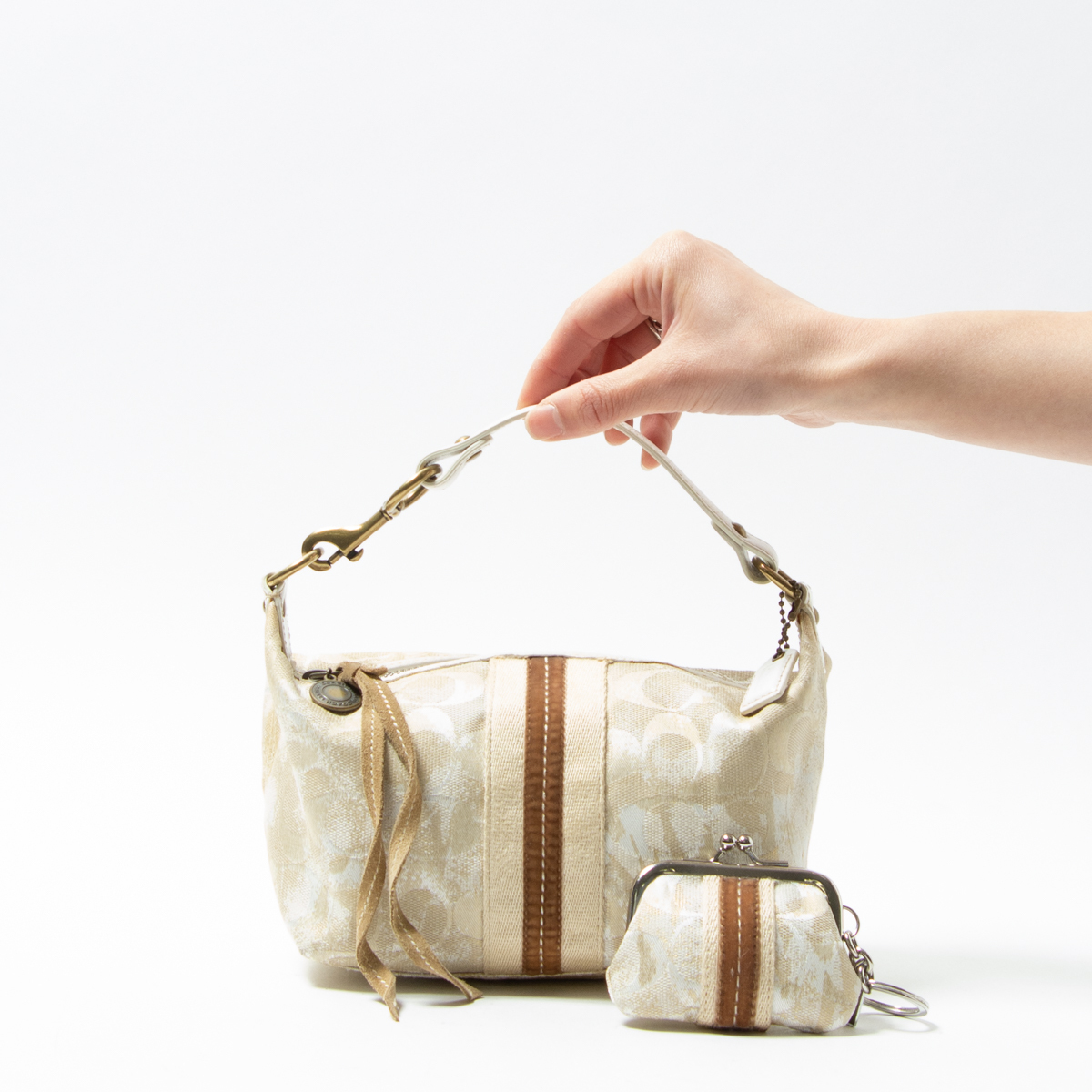 COACH シグネチャー キャンバスxレザー ハンドバッグ タッセル付 □美品□ COACH コーチ キャンバス×レザー タッセル ワン