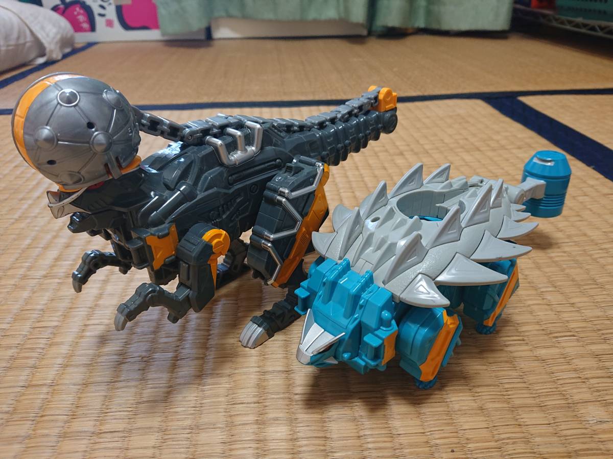 獣電戦隊キョウリュウジャー Dxスピノダイオー トバスピノ ブンバッキー アンキドン 獣電池付き 三日月兜あり の落札情報詳細 ヤフオク落札価格情報 オークフリー スマートフォン版