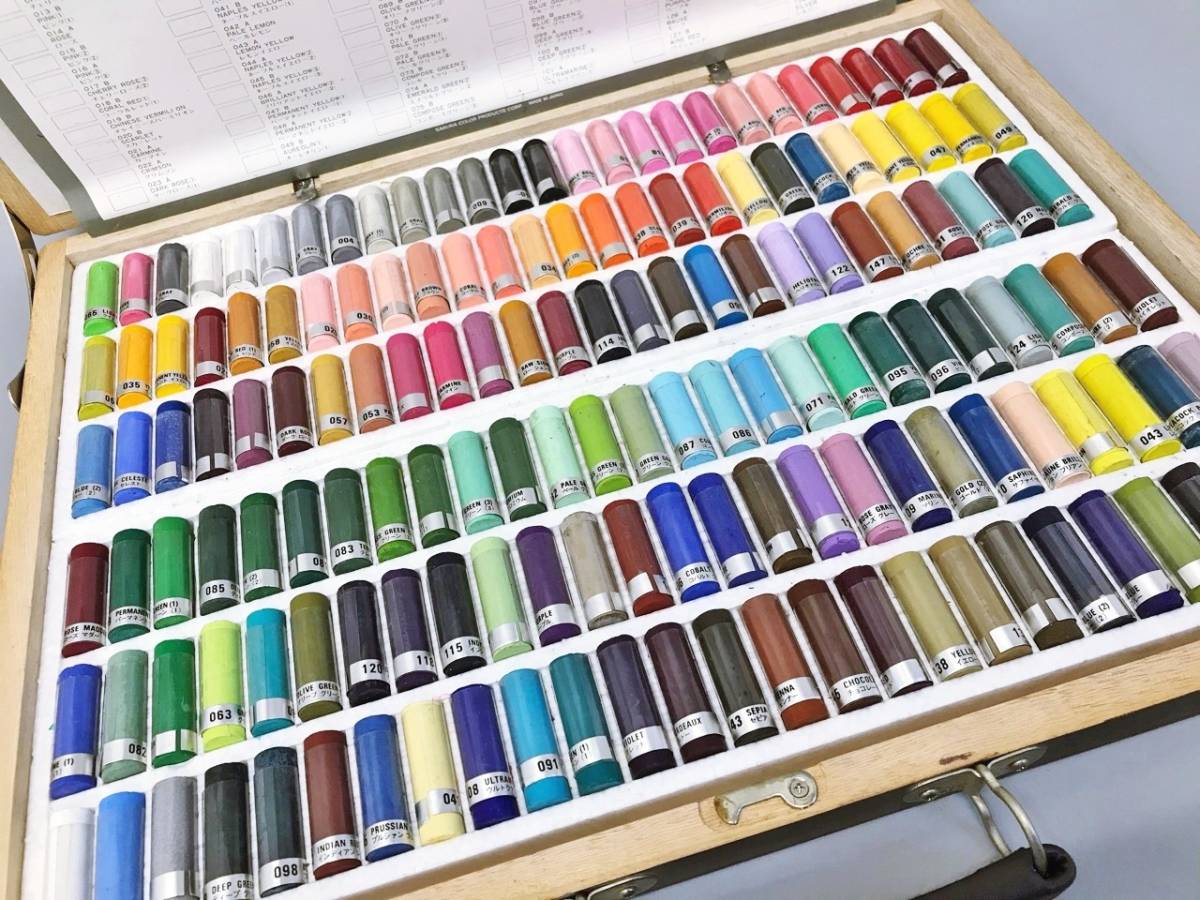 未使用 ヌーベル クレパス 153色 156本入り 木箱ケース入り