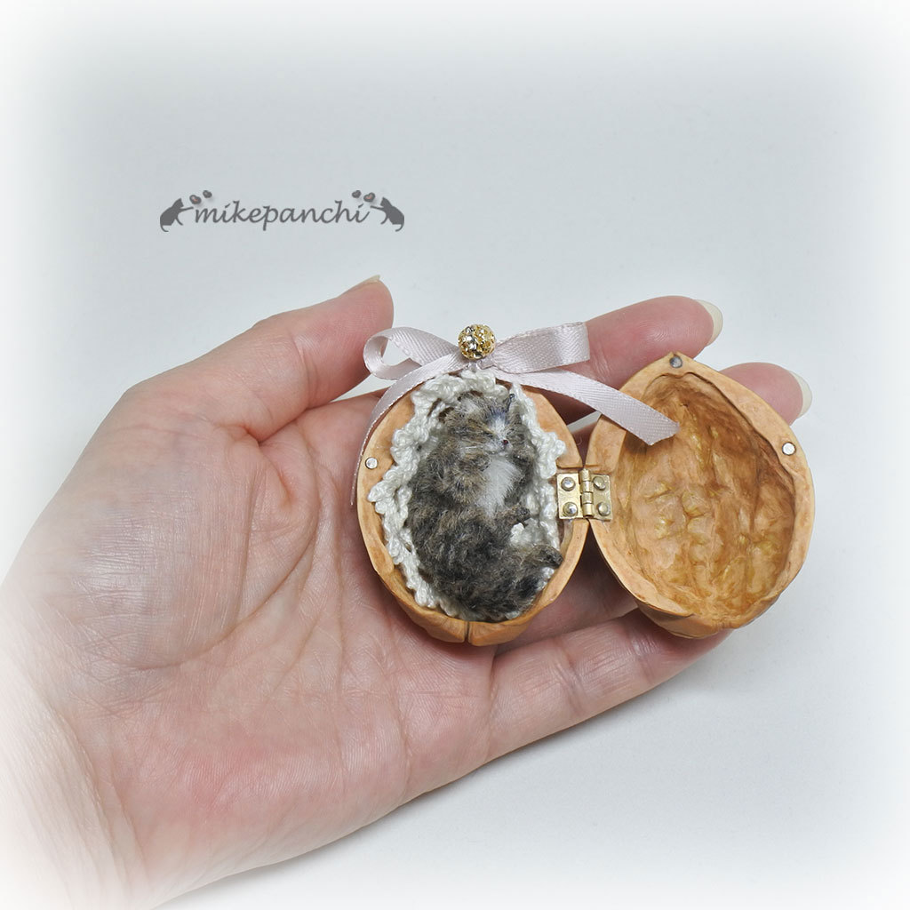 新品 3 キジ白 くるみケース 猫 1 12 ドールハウス 羊毛フェルト ミニチュア ブライス ジオラマに ハンドメイド キジ白 胡桃殻 Mikepanchi Cat の落札情報詳細 ヤフオク落札価格情報 オークフリー スマートフォン版