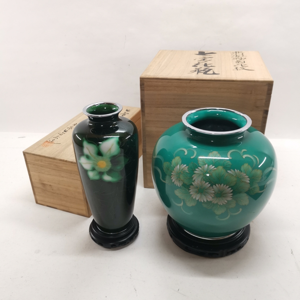 安藤七宝店 尊型翡翠釉 鳳凰文有線花瓶 銀製覆輪 現在では制作出来ません。