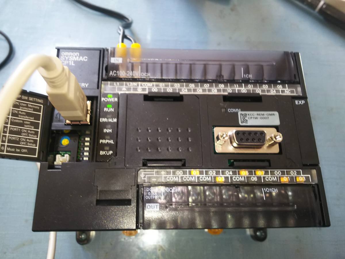 中古】OMRON シーケンサー CP1L-M30DR-A + CP1W-CIF01 #20201126009の  