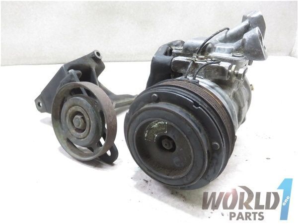 AE86 レビン トレノ 純正 エアコンコンプレッサー 取り付けブラケット 