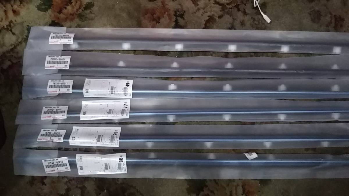 新品】ランドクルーザー80 水切りモール前後ドア左右＆フロント
