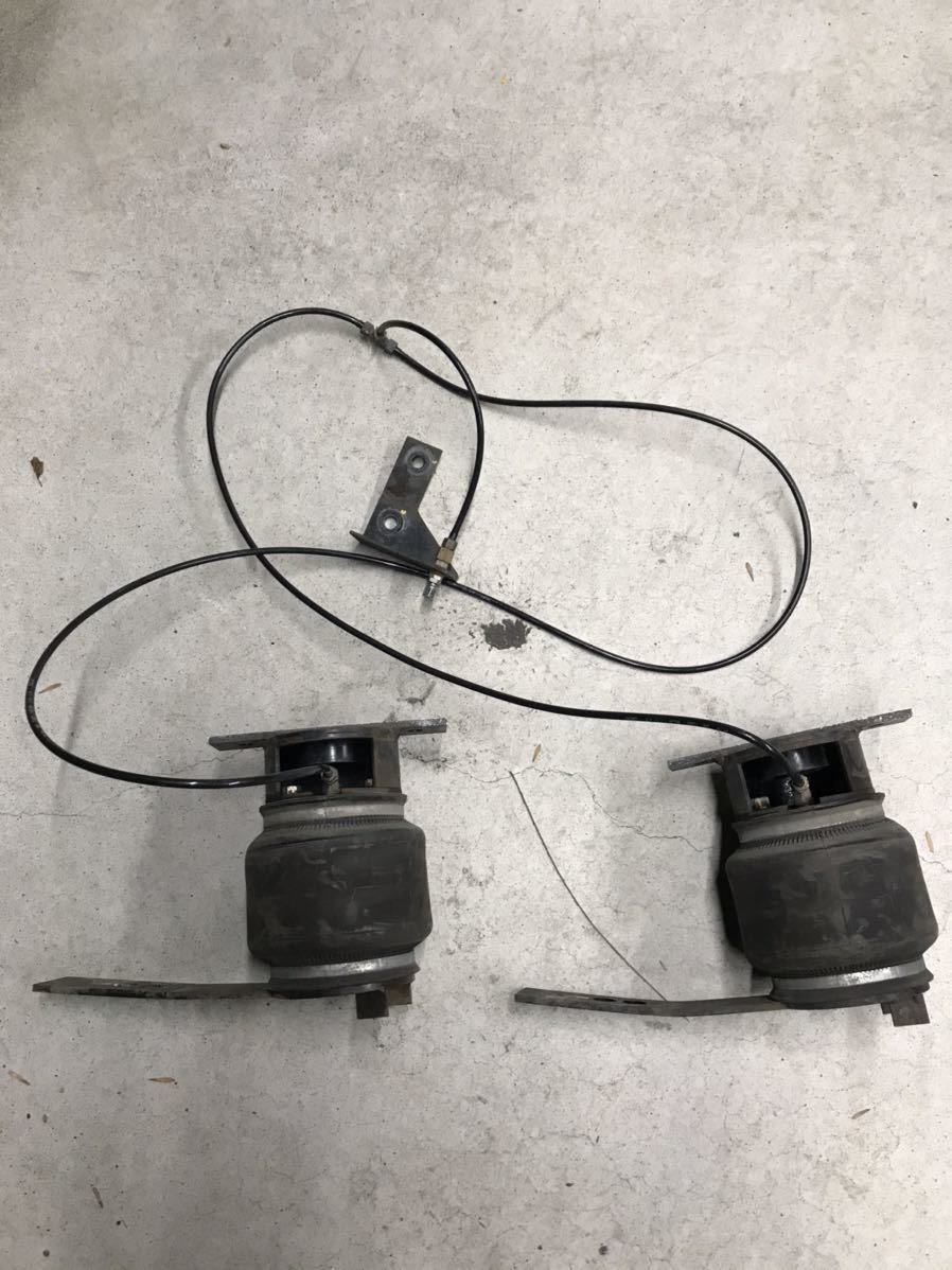 200ハイエース ユニバーサルエアー製ロアアーム