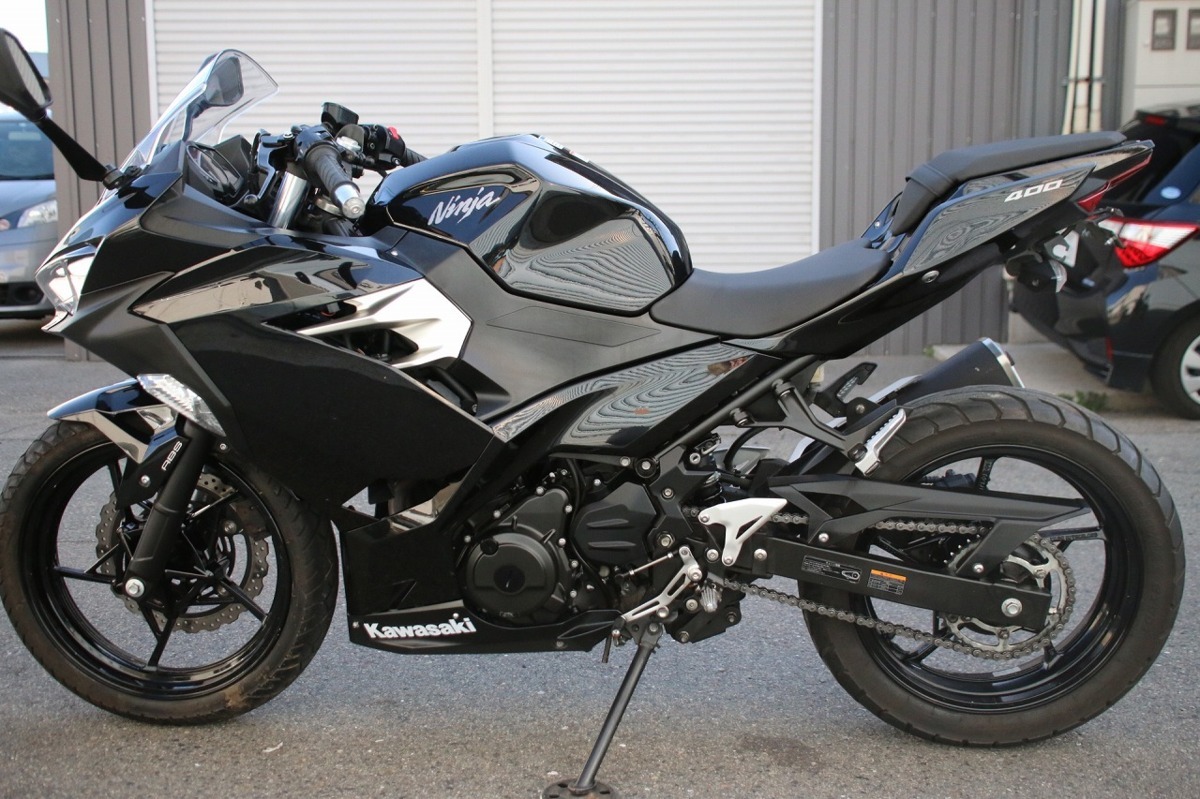 NINJA400/2型現行モデル/EX400G/メタリックスパークブラック/ノーマル