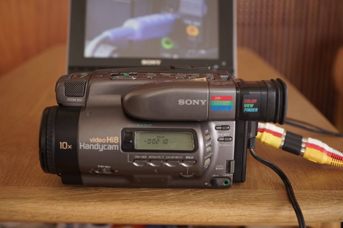 8mmテープのダビングに！ SONY ビデオカメラ CCD-TR11 02