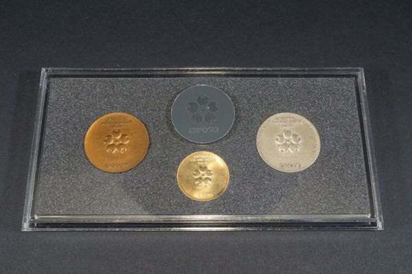中古】(90)日本万国博覧会記念メダル EXPO'70 金 銀 銅メダル3枚セット