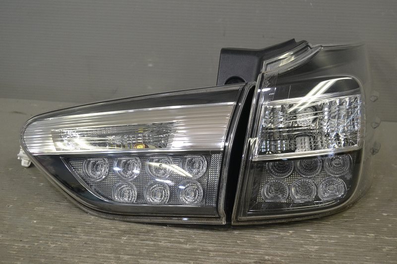 ウィッシュ ZGE20 テールランプセット ICHIKOH 68-19 ウィッシュ ZGE20 テールランプセット ICHIKOH 68-19