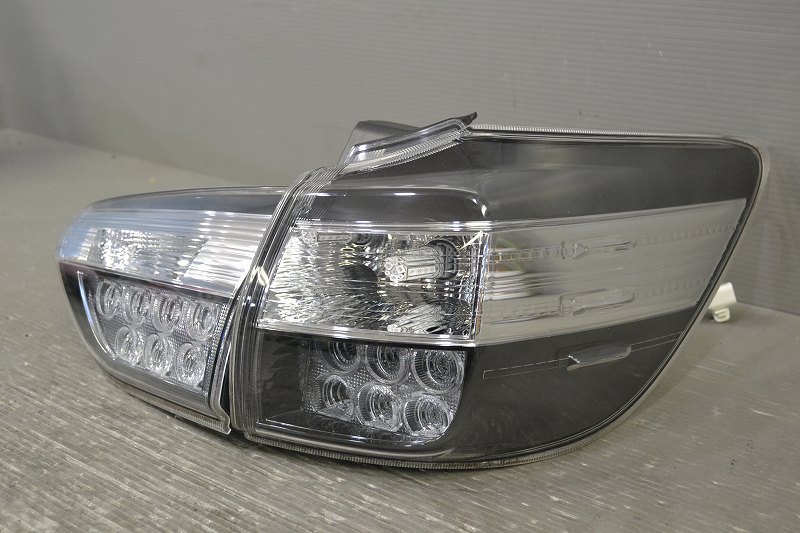 ウィッシュ ZGE20 テールランプセット ICHIKOH 68-19（2025年