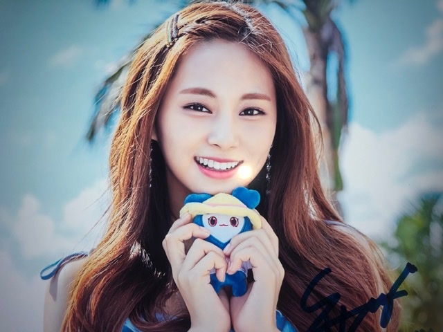 TWICE ツウィ 直筆サイン入り写真の落札情報詳細 - Yahoo!オークション