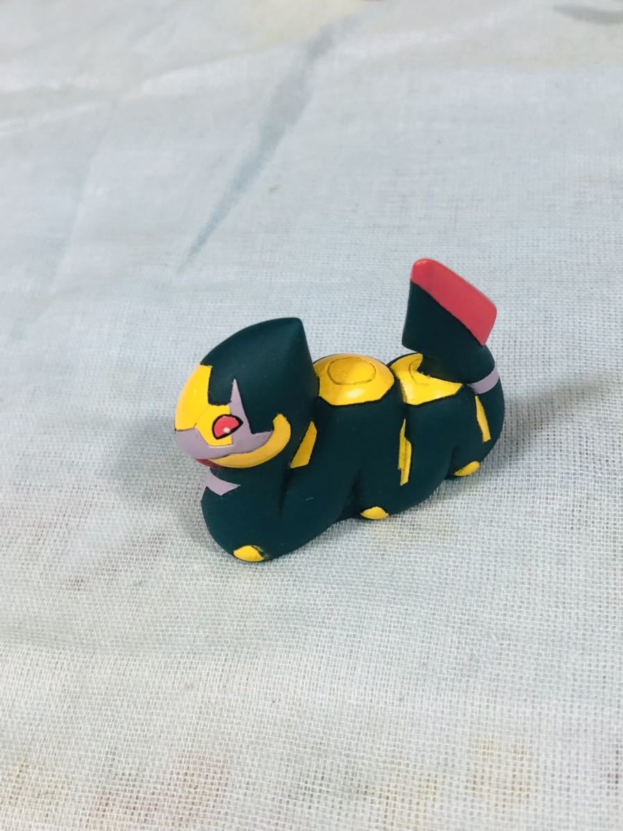 ポケモンキッズ☆ハブネーク 色違い 指人形 ソフビ 色ちがいの落札情報
