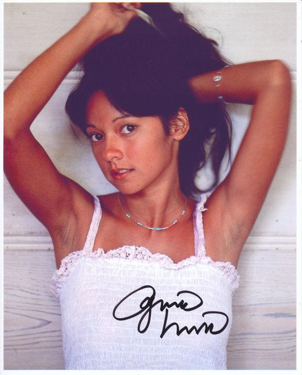 アグネス・ラム直筆サイン入り2Lサイズ写真…②