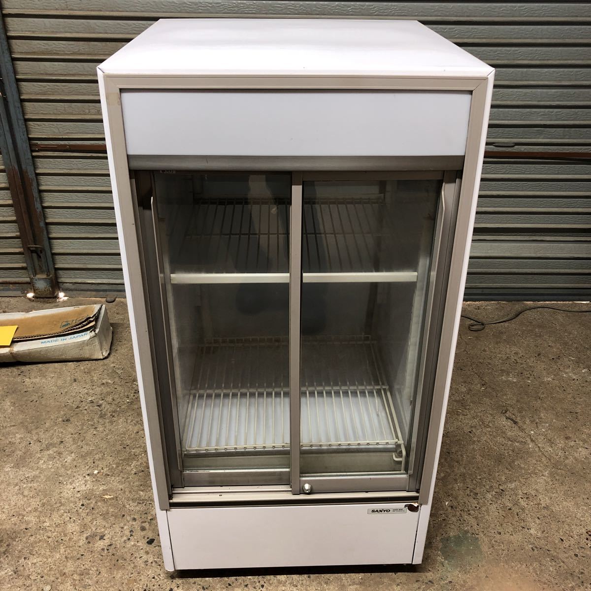 サンヨー冷蔵シヨーケース（SMRー60F） 冷蔵ショーケース SANYO SMR