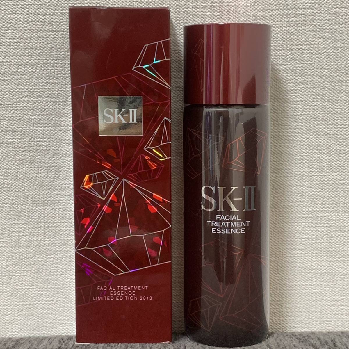 【未使用】新品未開封！SKⅡフェイシャル トリートメントエッセンス リミテッド エディション 2013 (一般肌用化粧水) 215mL AM005 の落札情報詳細 ヤフオク落札価格情報