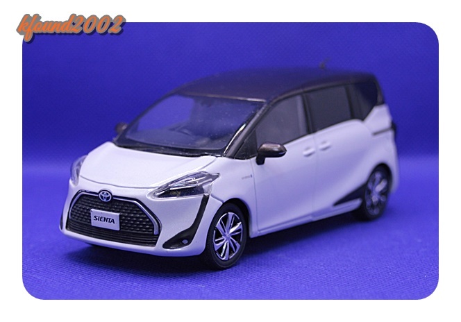 TOYOTA Sienta 新型シエンタ 1/30 カラーサンプルミニカー 色
