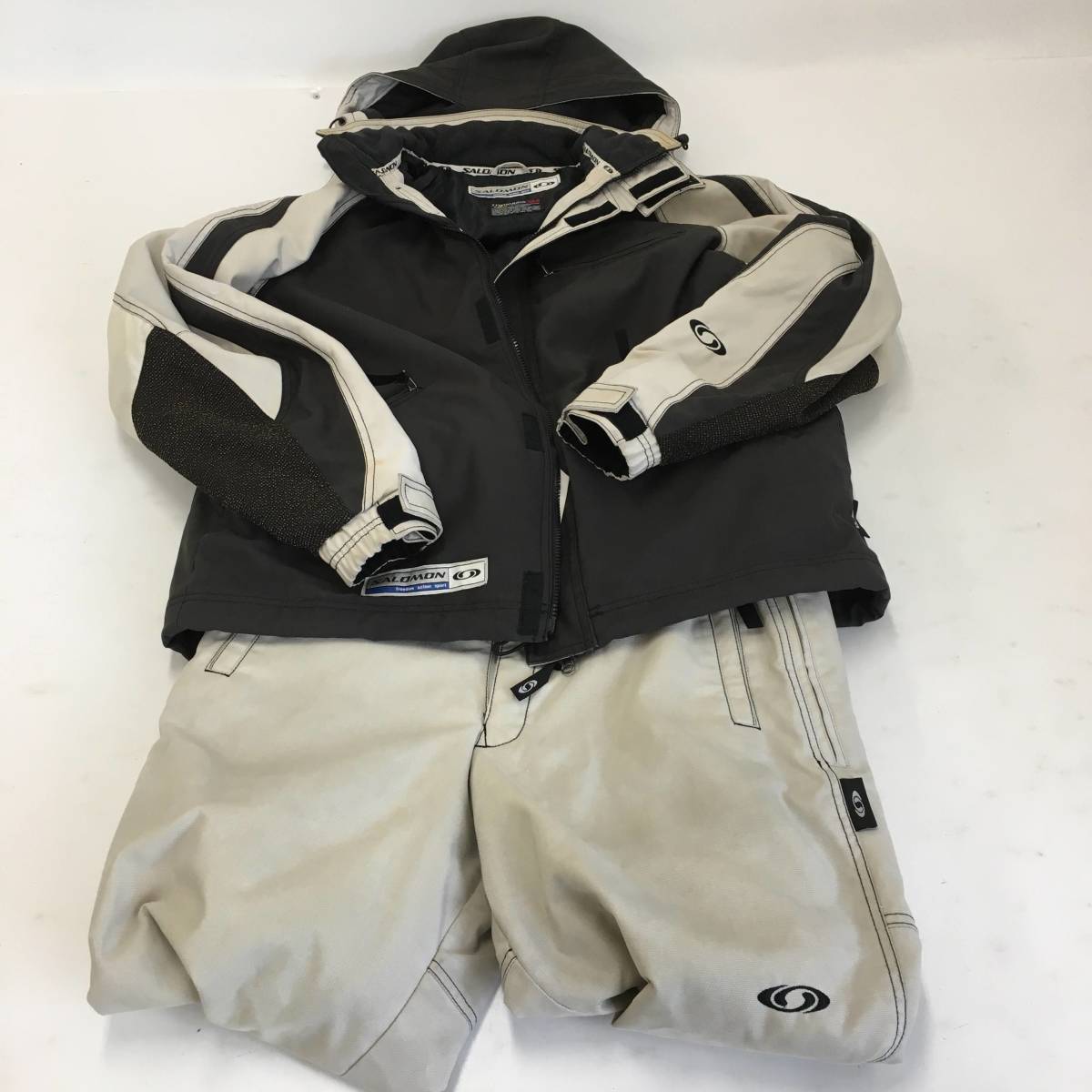 Salomonレディース スキーウェアセット（ターコイズ・ブラック）Sサイズ Salomonレディース スキーウェアセット（ターコイズ・ブラック