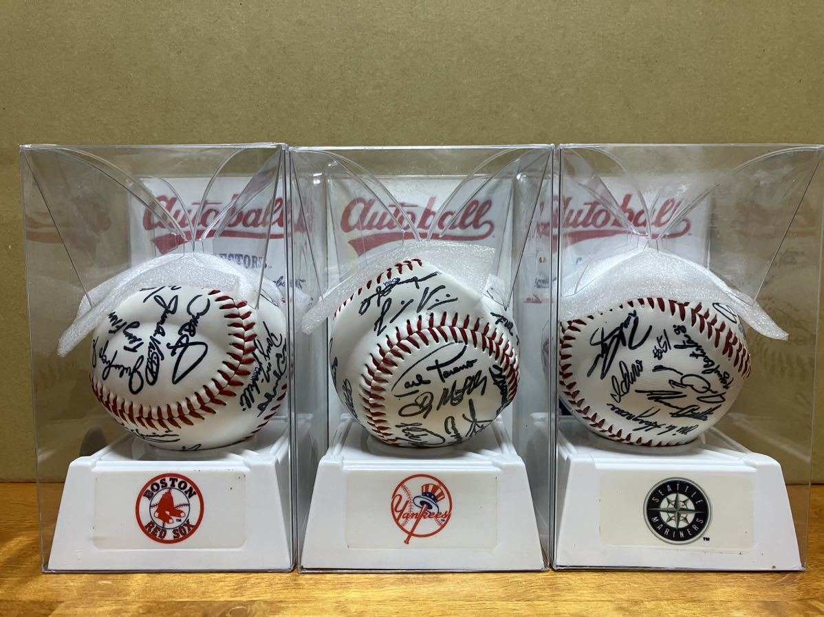 やや傷や汚れあり】MLB公式 レプリカサインボール ヤンキース レッド