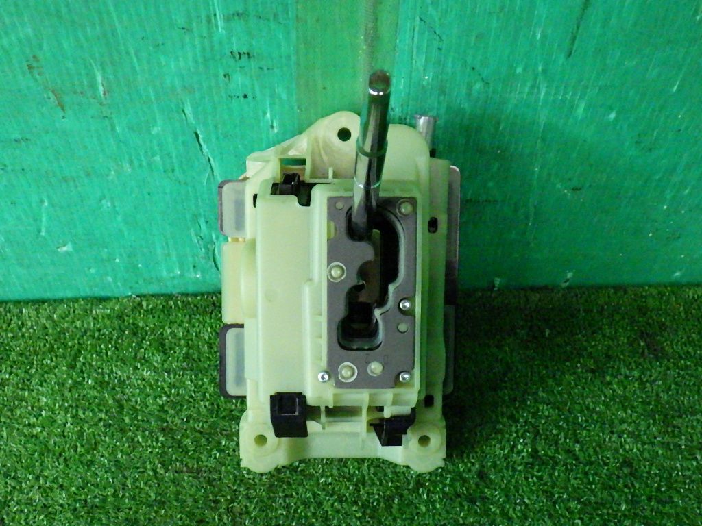 【やや傷や汚れあり】ベンツE320[W211前期]シフトレバー A2112673124 シフトゲートユニットの落札情報詳細 - ヤフオク落札 ...