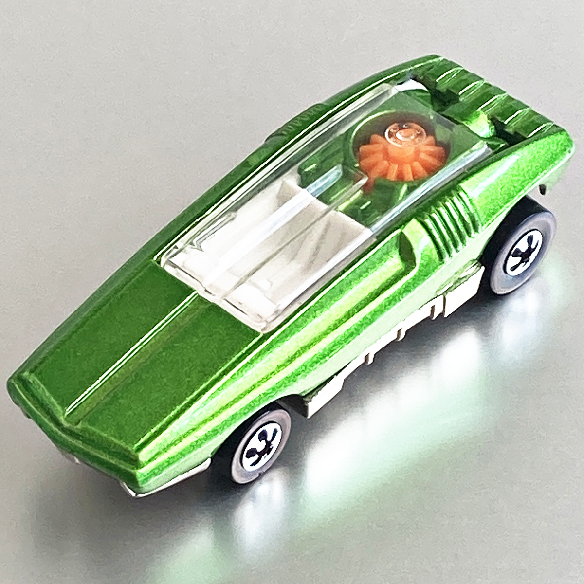 ホットウィール HEAVY CHEVY 主に台紙左、プラスチック左側劣化 ホットウィール HEAVY CHEVY 主に台紙左、プラスチック左側劣化