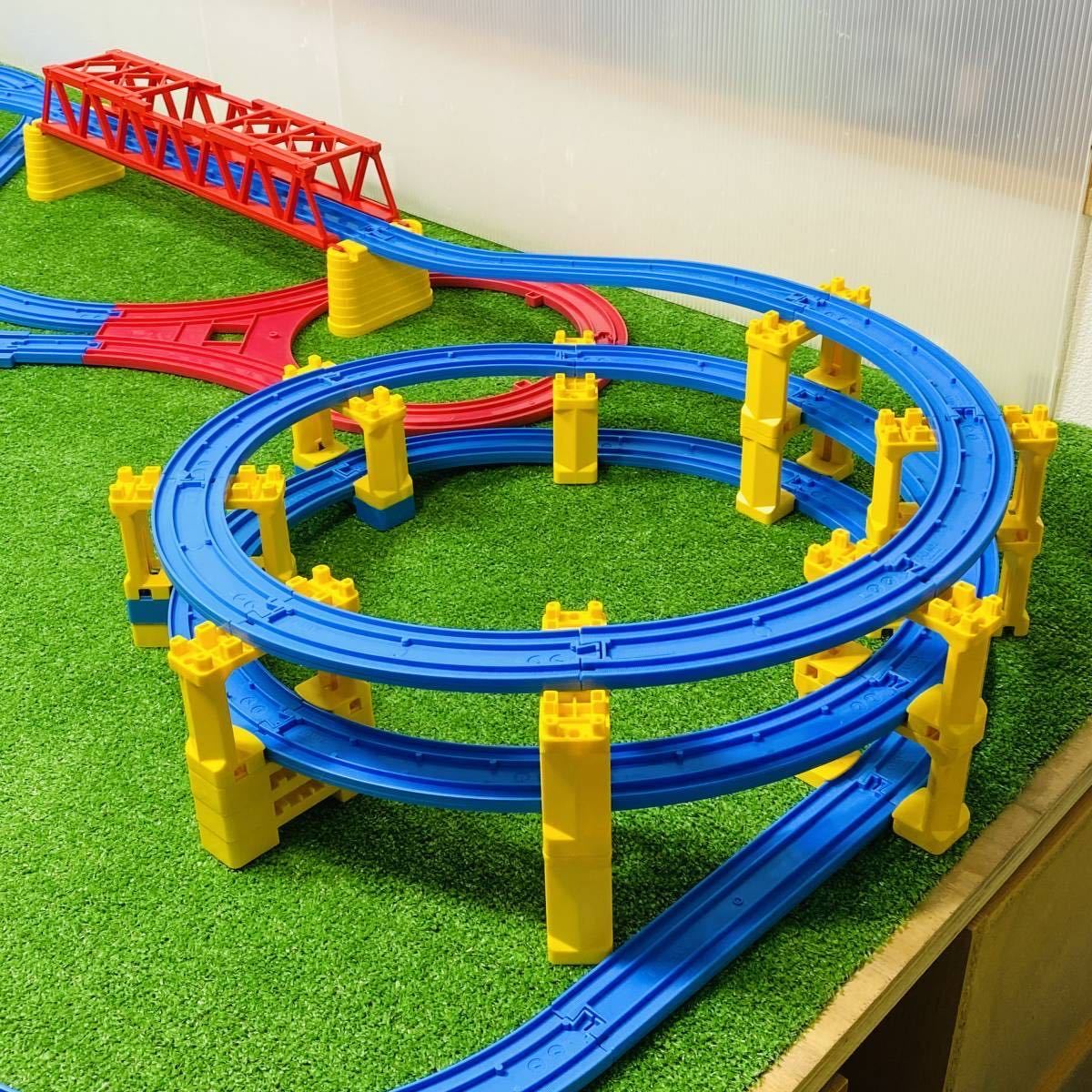 現行品　大きな鉄橋　プラレール　レールキット　レイアウト　まとめ売　ダブルループ 現行品 大きな鉄橋 プラレール レールキット レイアウト まとめ