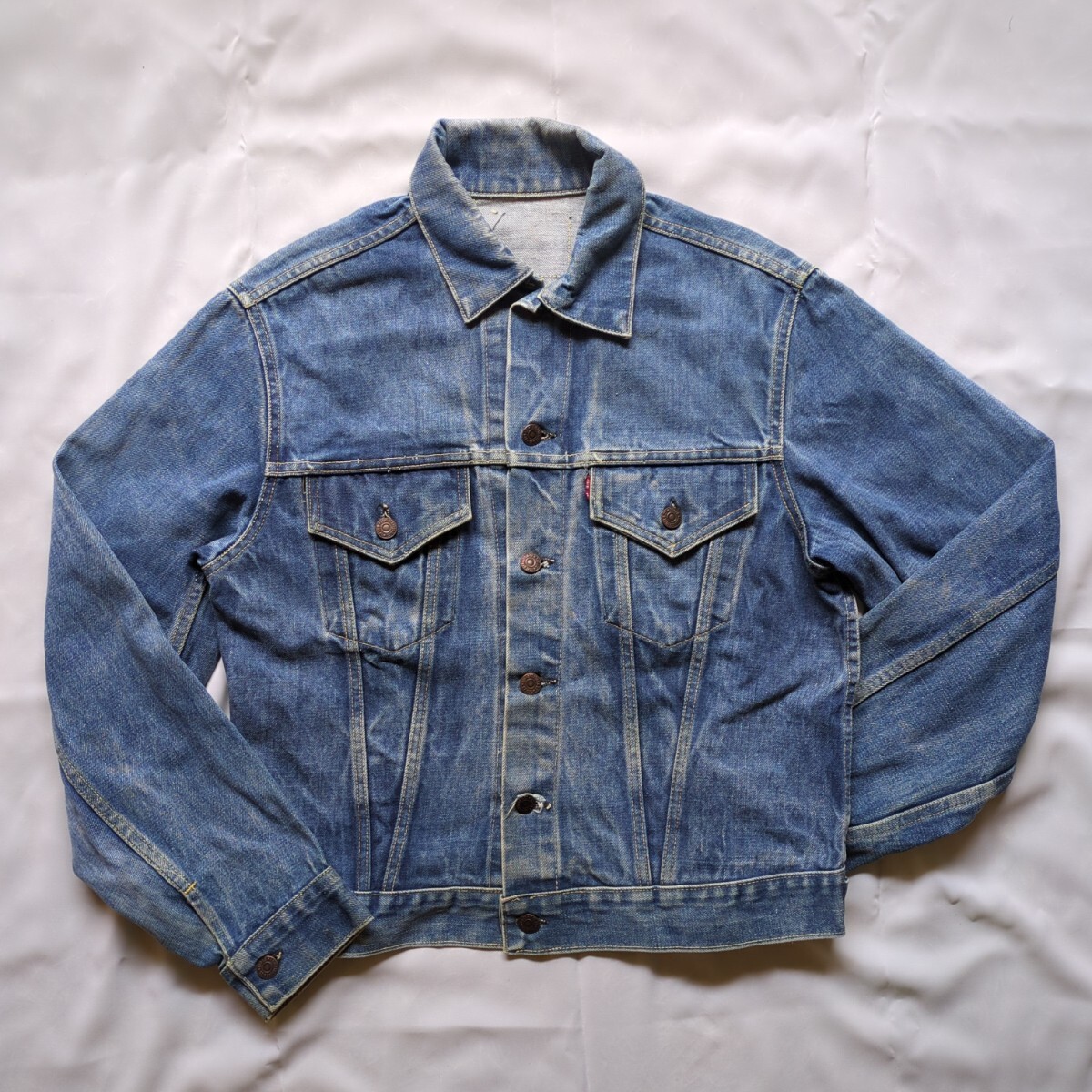 ◇ 60s vintage 濃紺 557 手間どり 3rd bigE 均等V 刻印D 46