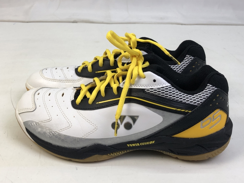 YONEX パワークッション65 ホワイト 26.5cm 目立った傷や汚れ YONEX パワークッション65 ホワイト 26.5cm 目立った傷や汚れ