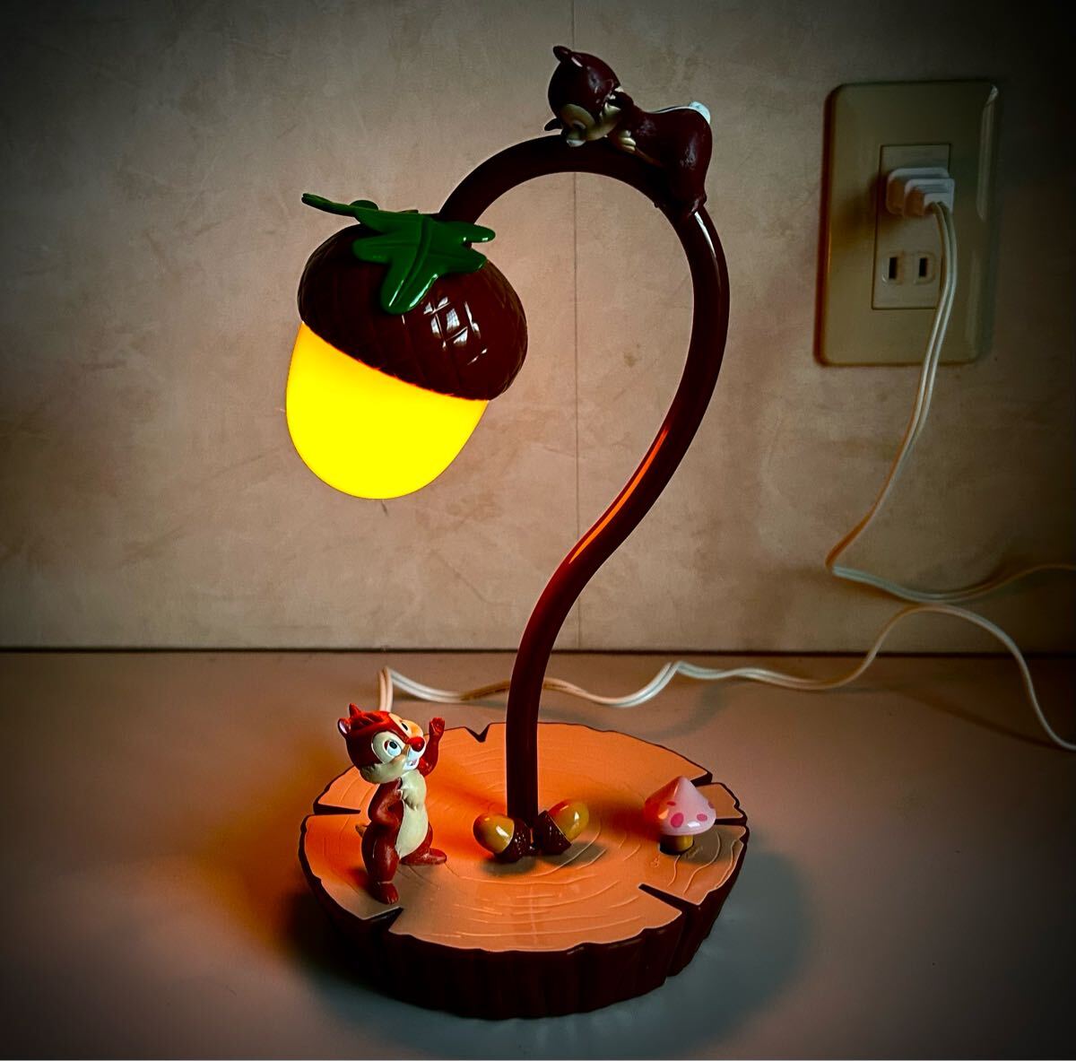 チップとデール どんぐり スタンド ライト チップとデール どんぐり スタンド ライト