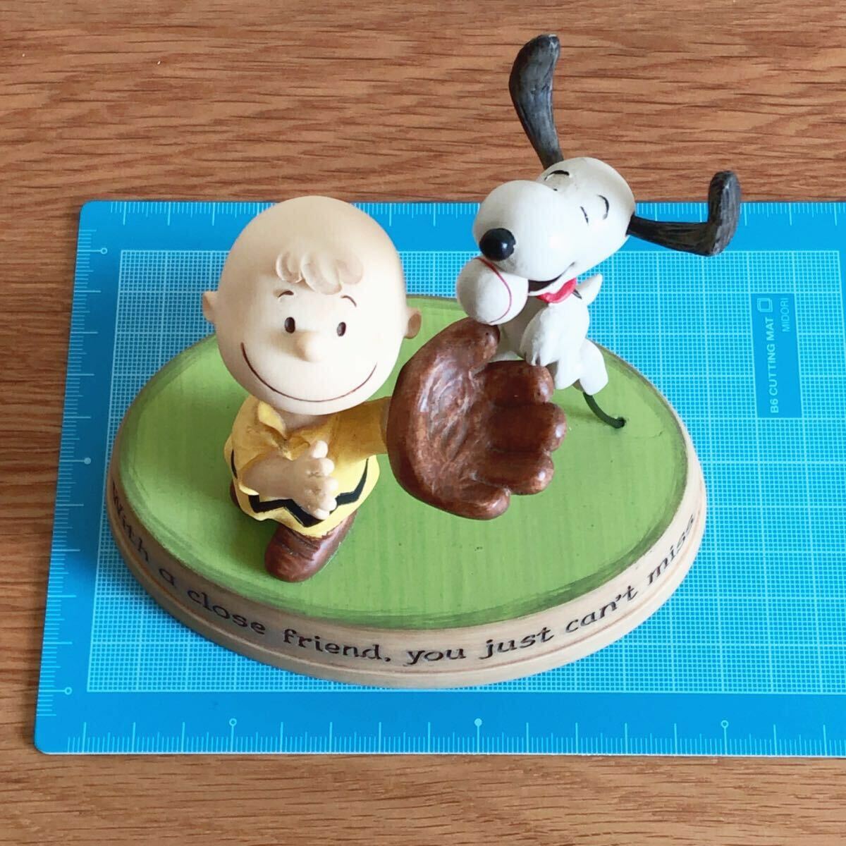 ピーナッツ　サリー　サリーブラウン　Hallmark 陶器人形　スヌーピー ピーナッツ サリー サリーブラウン Hallmark 陶器人形