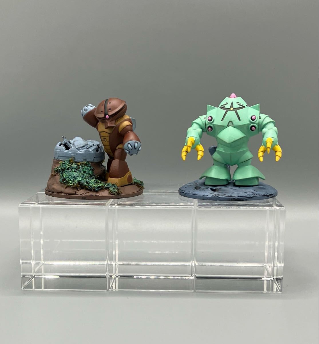 LEDライト付き ガンプラ展示ケース 格納庫風ジオラマ ガンプラ