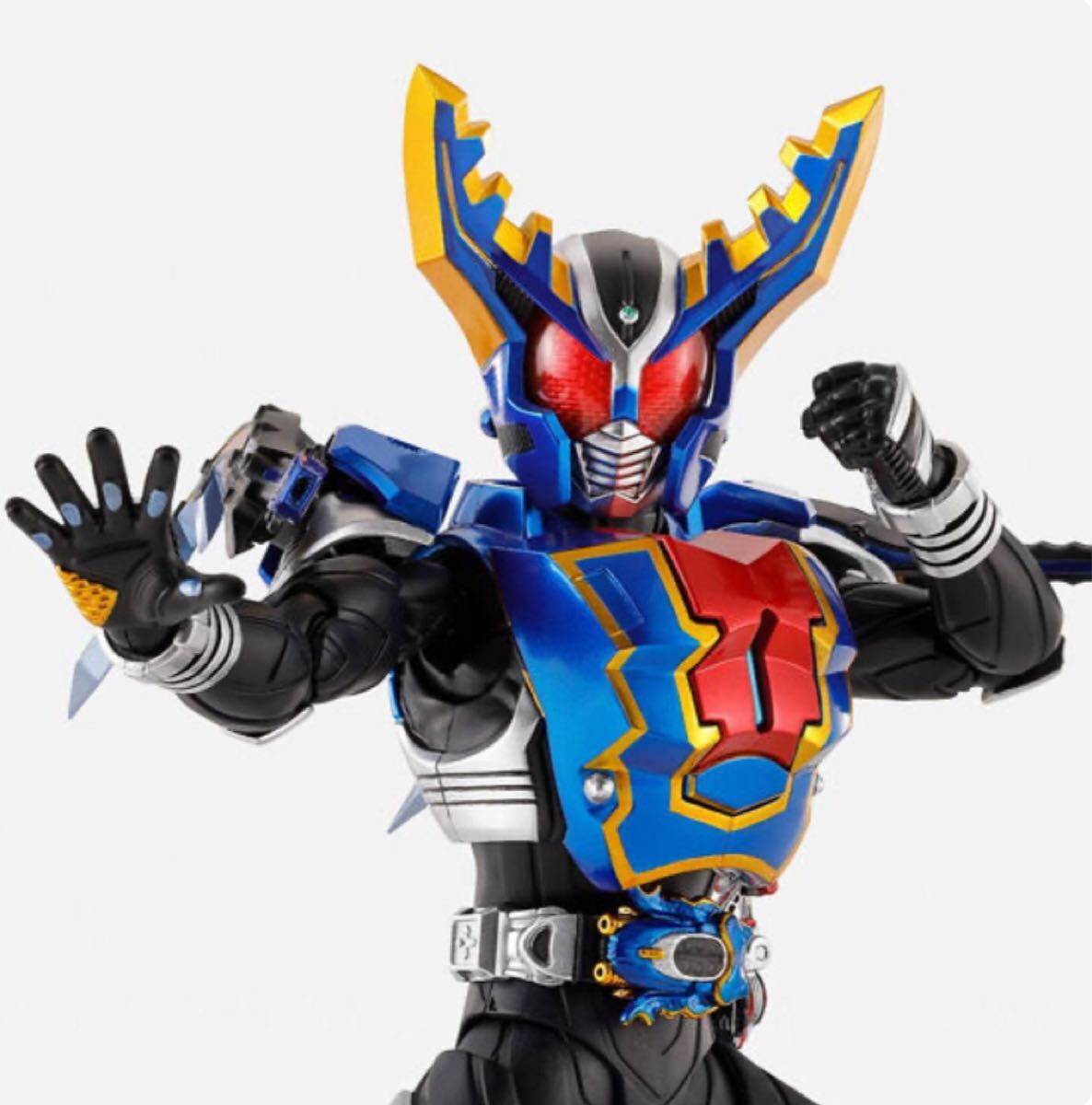 伝票貼り跡無し 新品 未開封 S.H.Figuarts（真骨彫製法） 仮面ライダーガタック ハイパーフォーム 仮面ライダー カブト フィギュアーツの1番目の画像