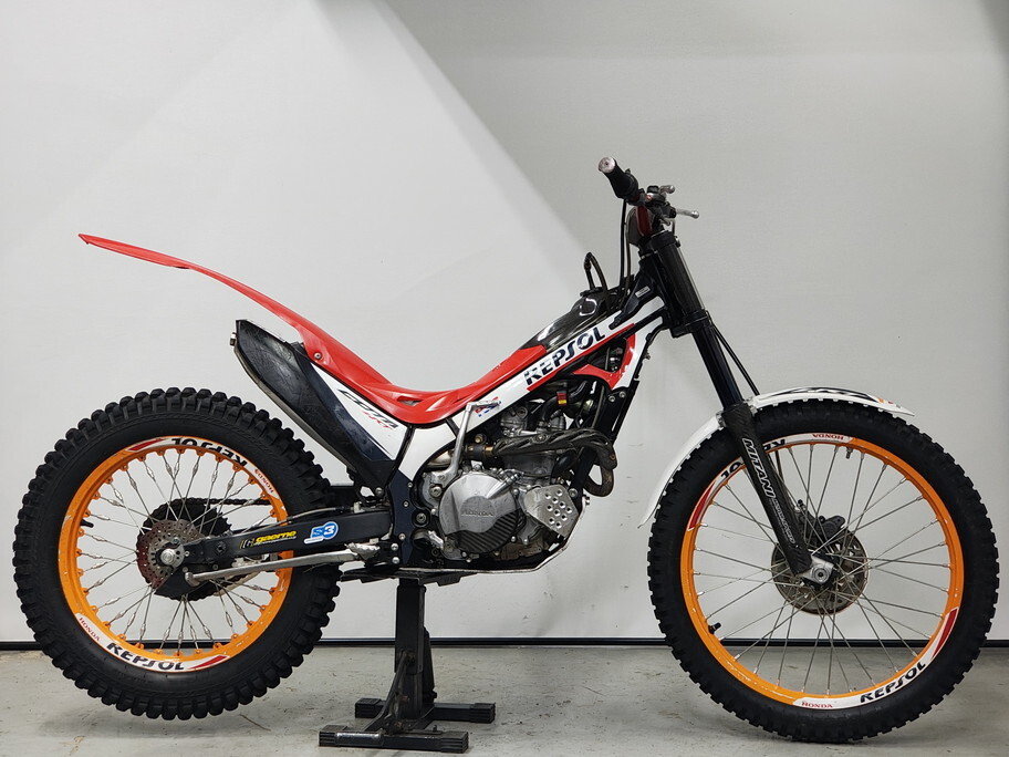 中古】☆希少 中古美品 MONTY 218Kamel J 普段使い出来る トライアル