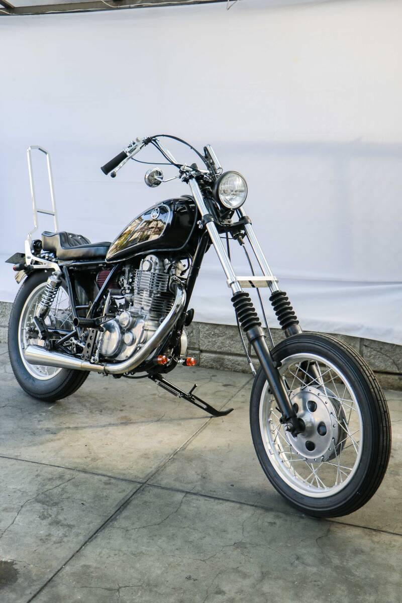 ヤマハ　SR400　SR500 AAA スリーエー　ツーリズムシート　初期型 SR400 AAA SR スリーエー AAA製トラッカーシート ヤマハ SR500