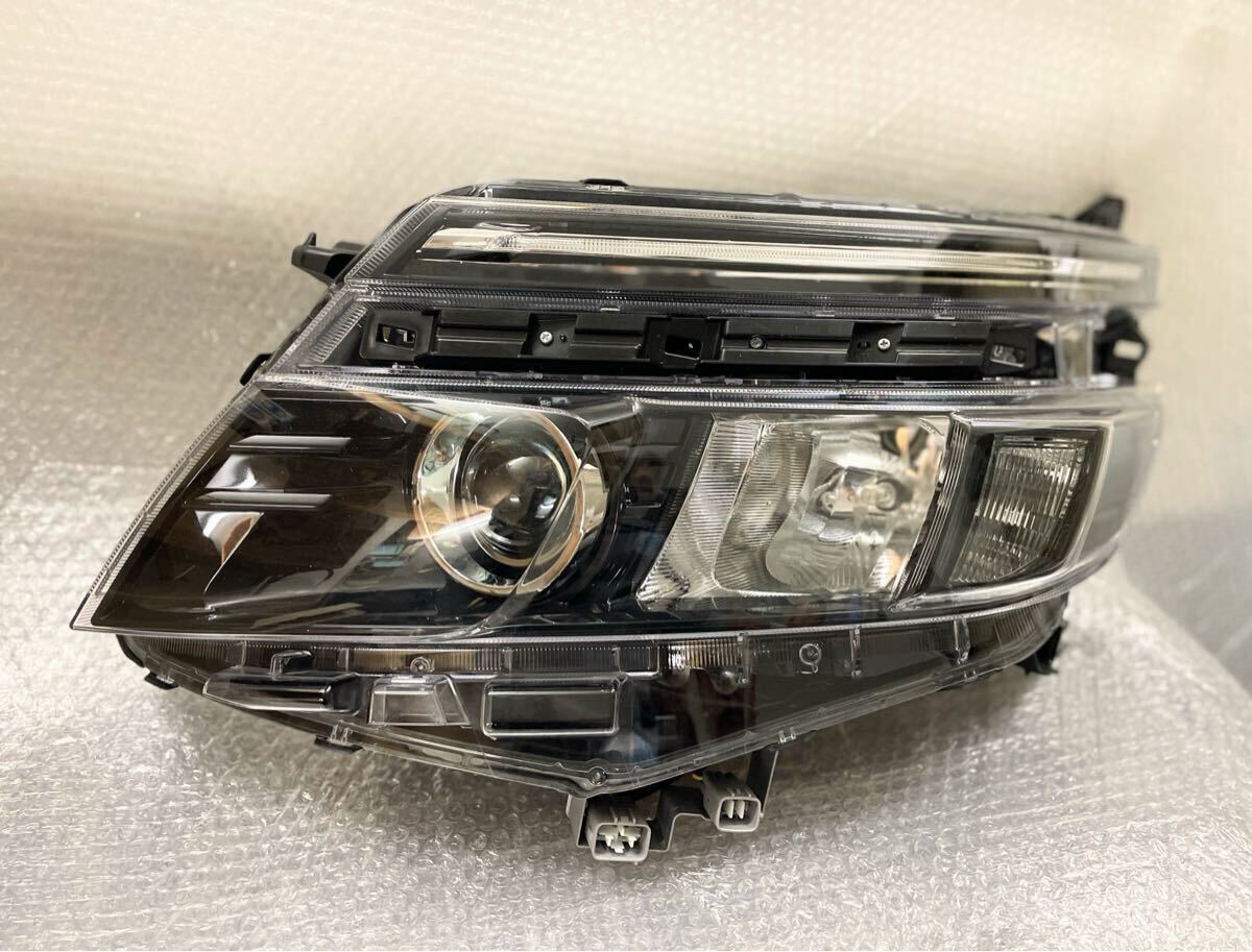 新品】【新品】ヴォクシー ZS ZRR80W 後期 純正 フロントバンパー