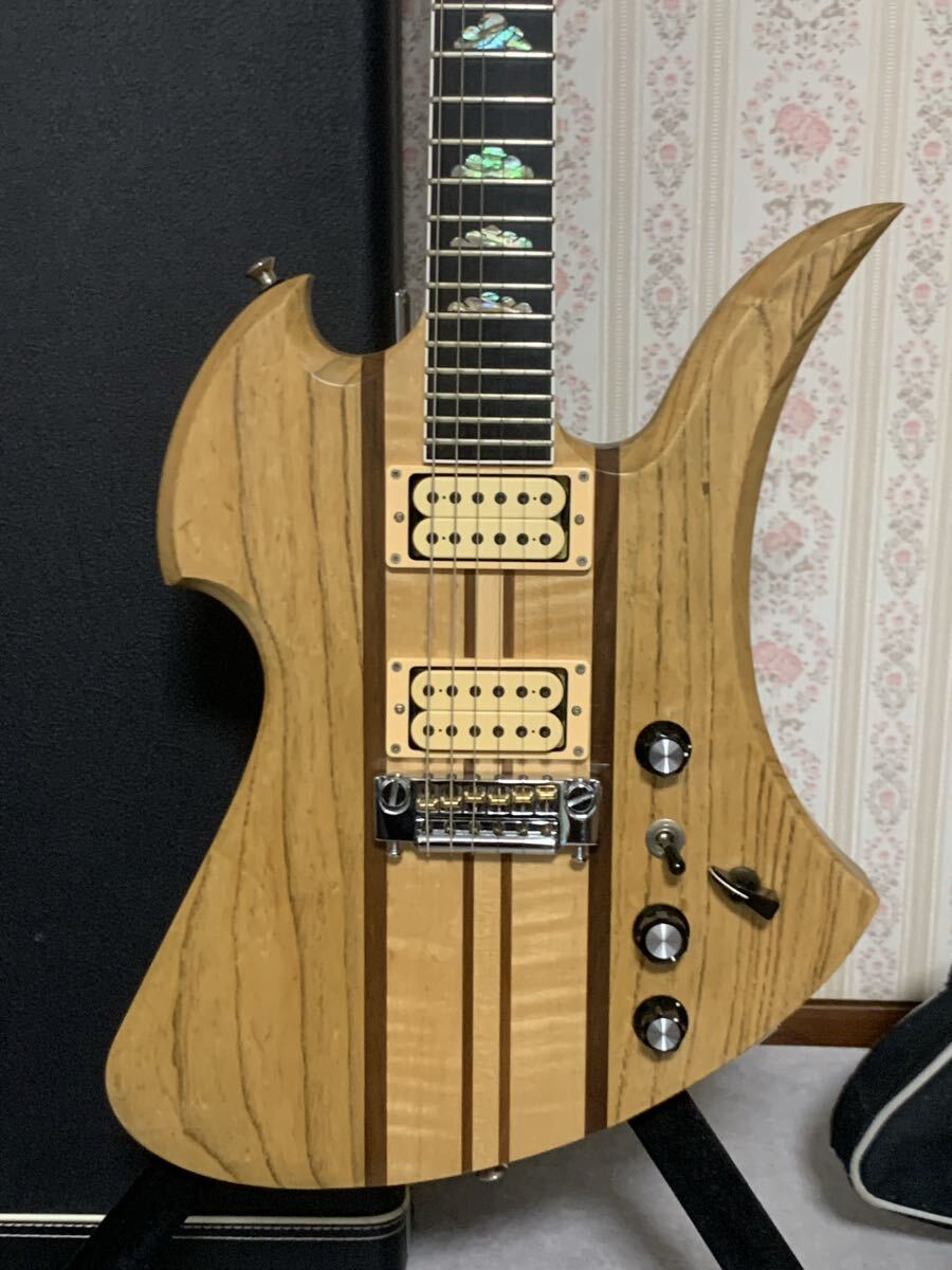美品 ファウンダー Founder モッキンバードタイプ エレキギター