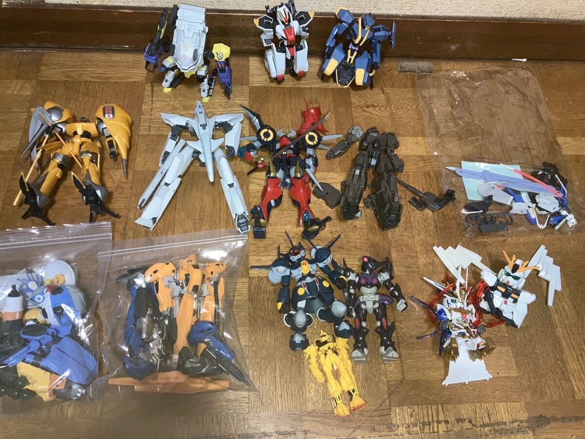 中古】ダンボール戦機 LBXバトルカスタム ケース フィギュアセットの 