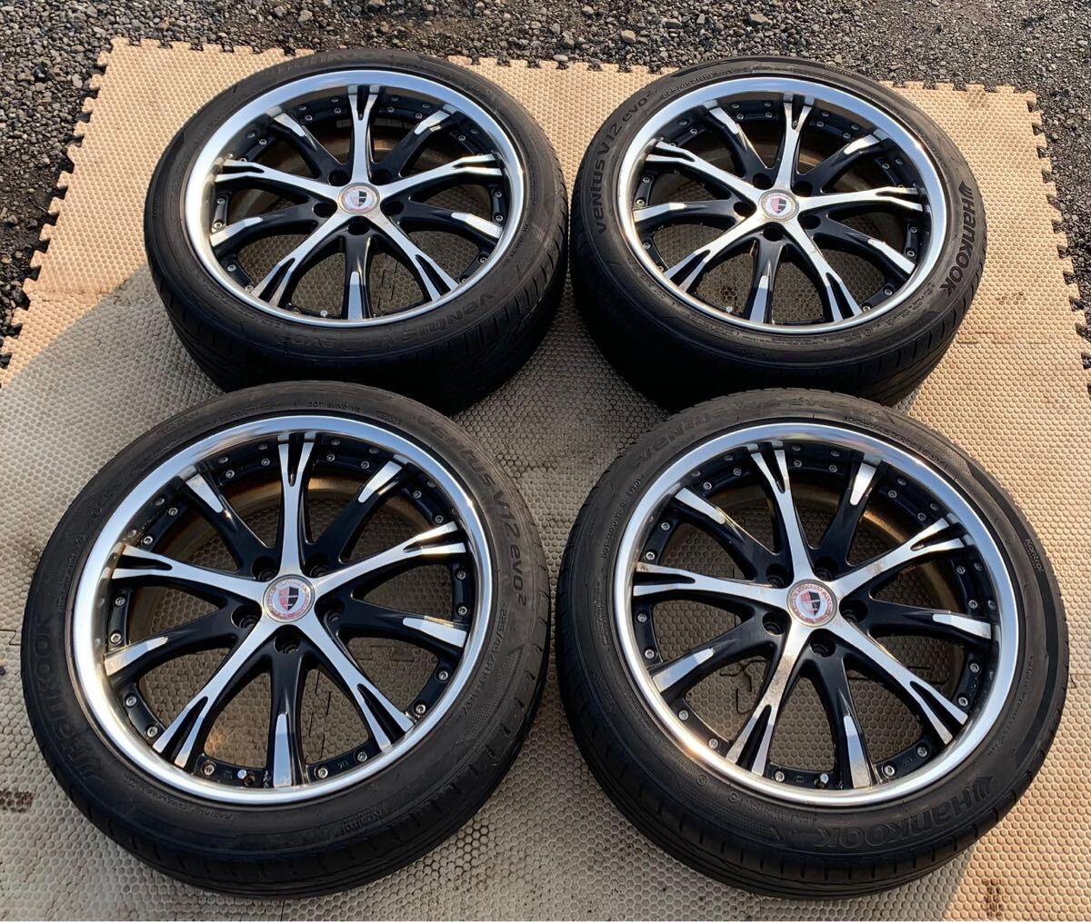 スバルWRX STi(VAB)F型 Type S 19インチ純正ホイール・センター