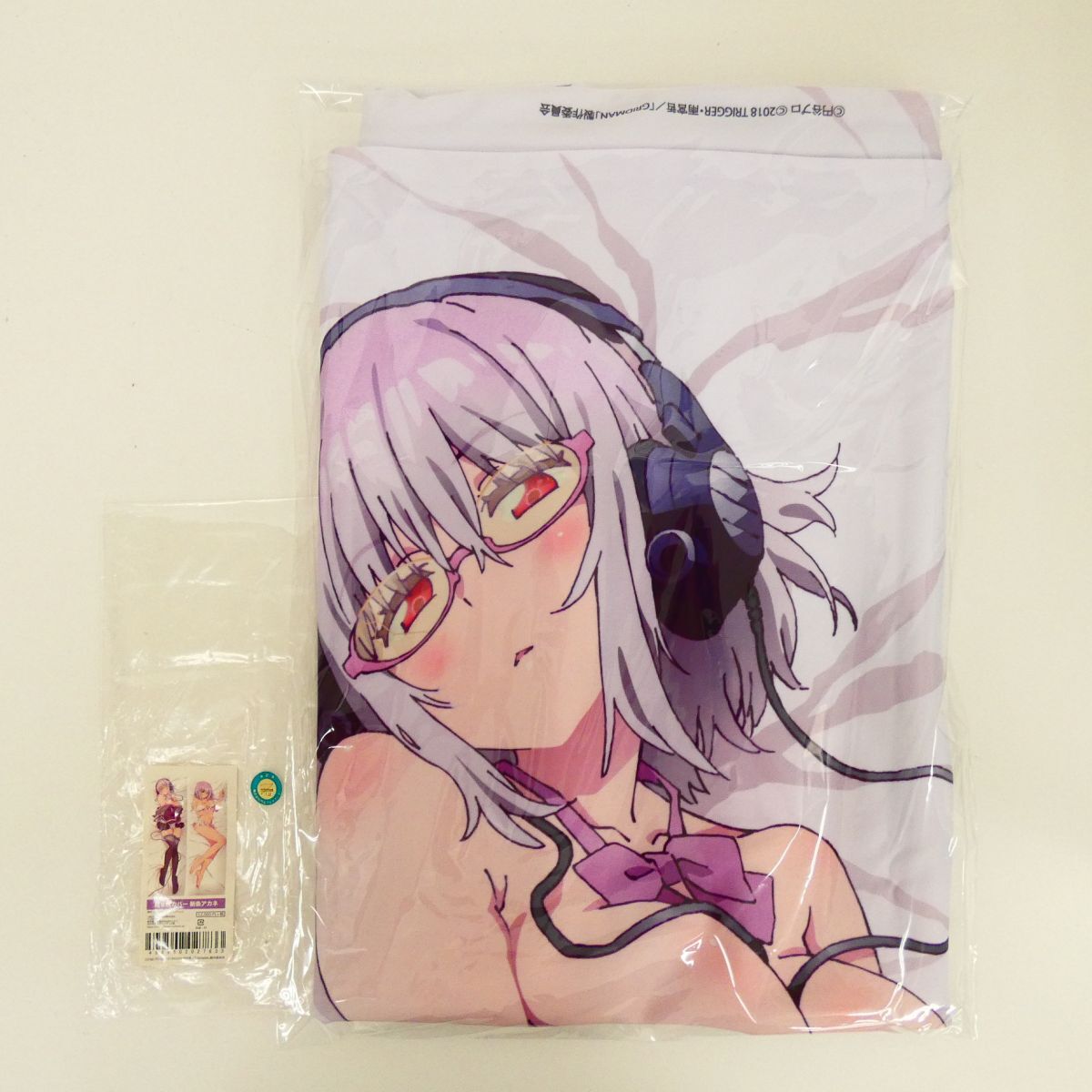 SSSS.GRIDMAN 新条アカネ抱き枕カバー 正規品 中外鉱業の落札情報詳細