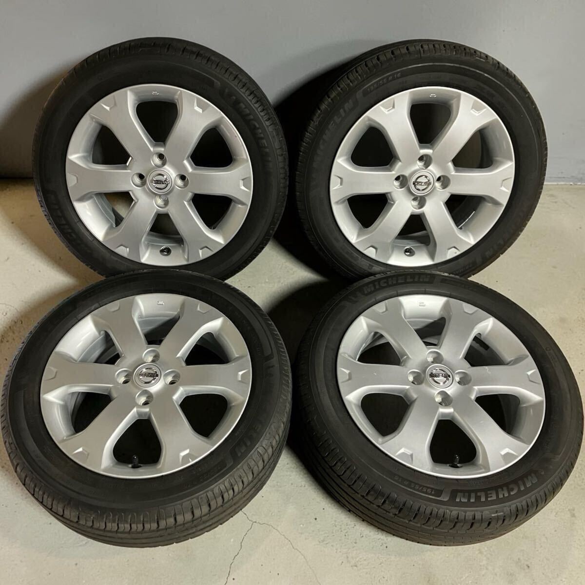 中古】【美品】日産純正/ティーダ(C11)/アルミホイール&タイヤ/4本