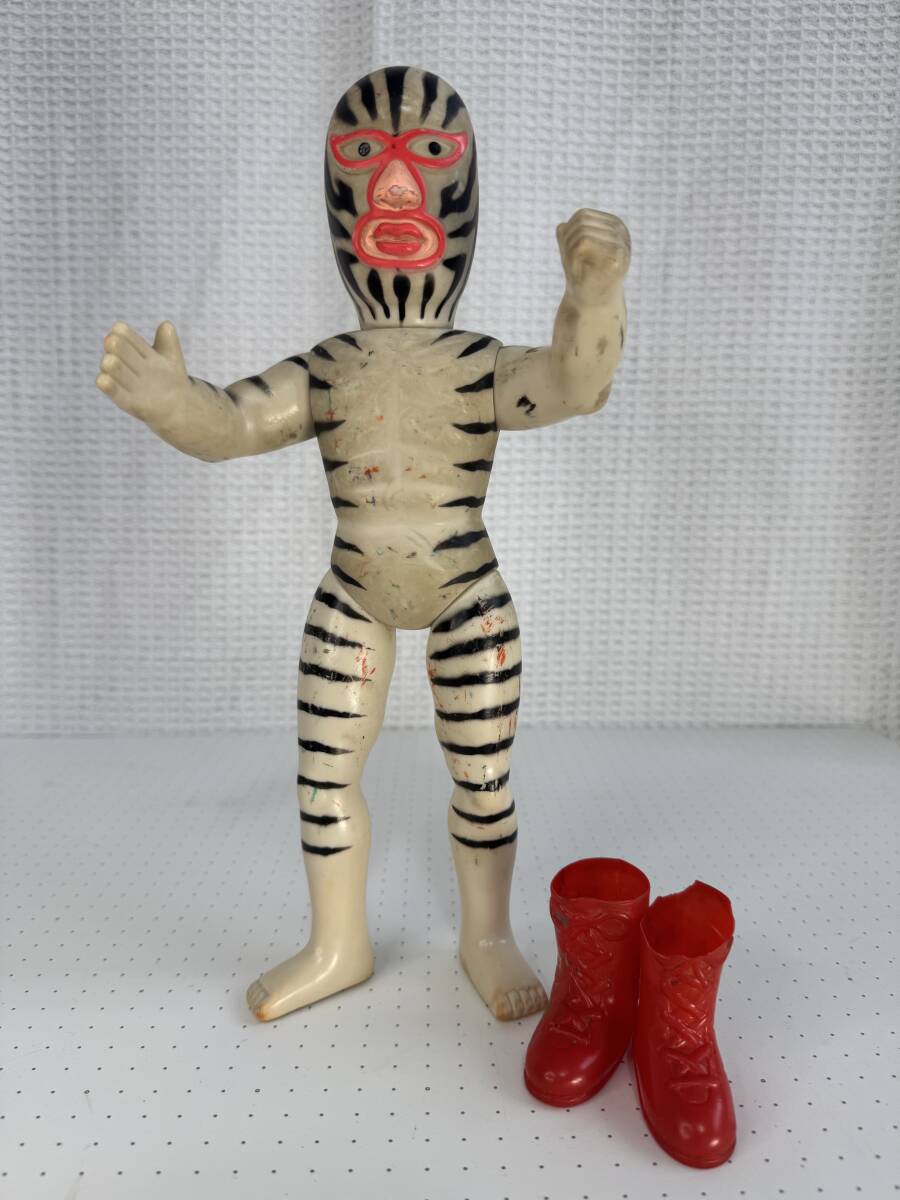 新品】タイガー・ザ・グレート 等身大 ディスプレイマスク ケース付の