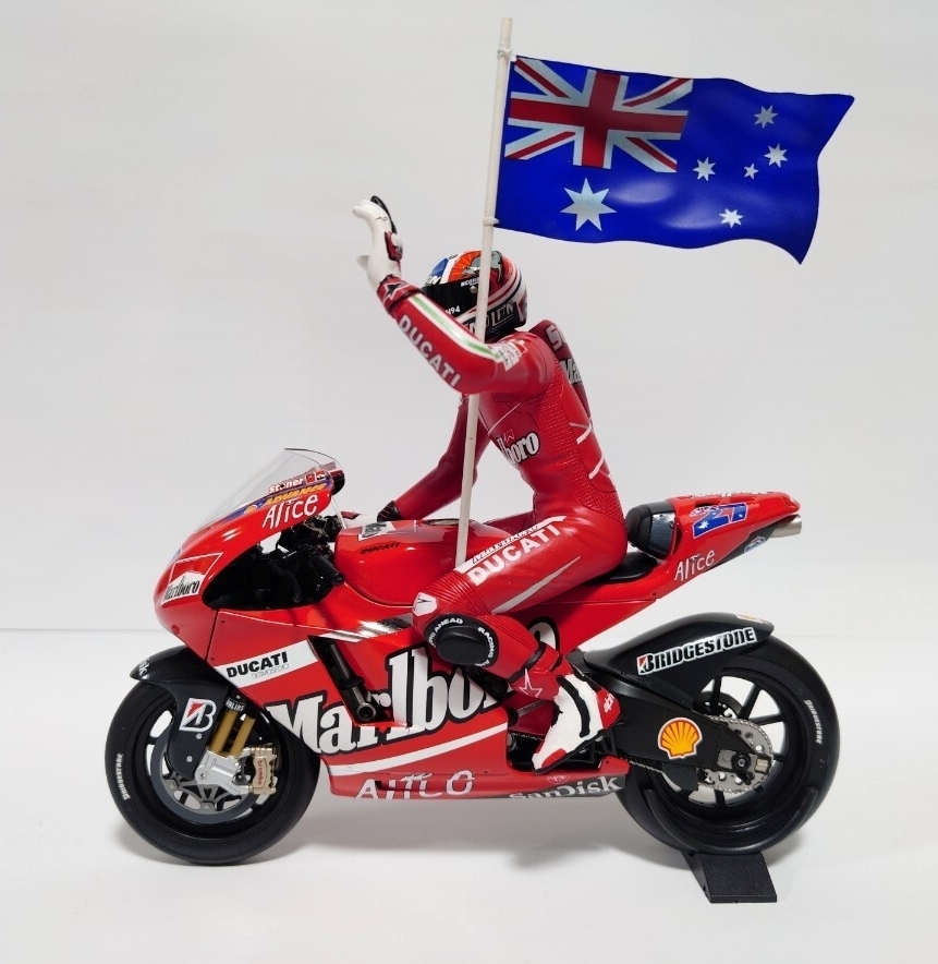 新品】□新品□ PMA 1/12 Ducati Desmosedici GP8 Casey Stoner motogp