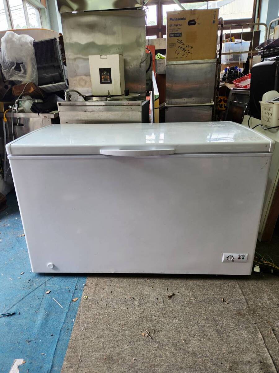 □□美品☆シャープ 直冷式 屋外設置対応冷凍ストッカー☆100L冷凍庫