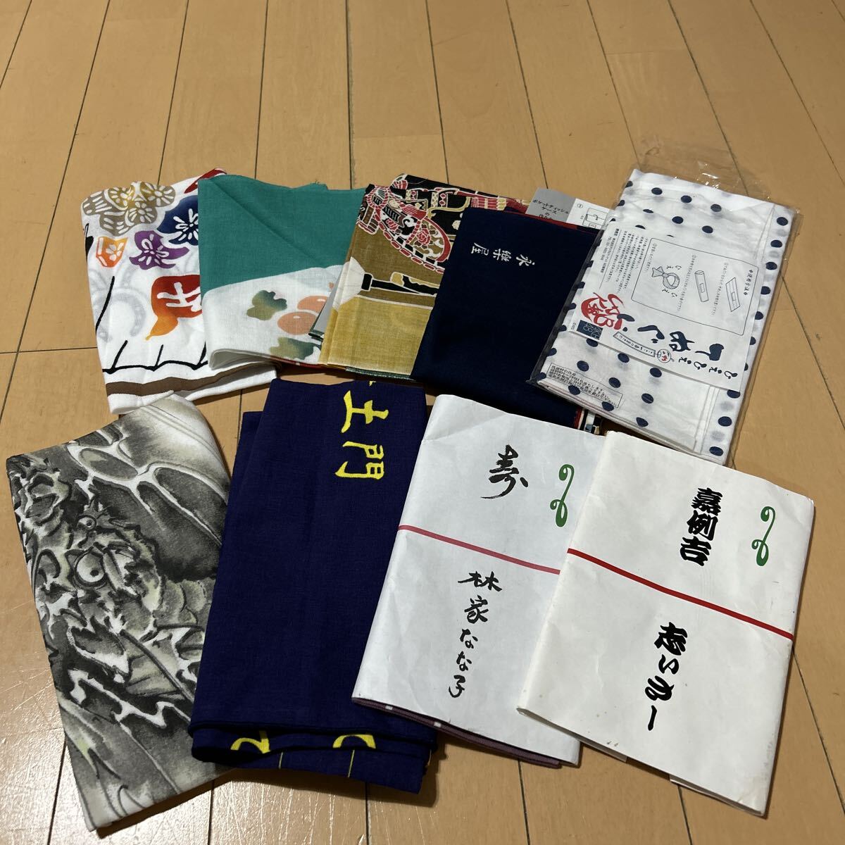 雛道具 御膳揃 箱入り 御掛盤膳揃 唐草 丸餅菱餅付 お膳一対 菱台一対