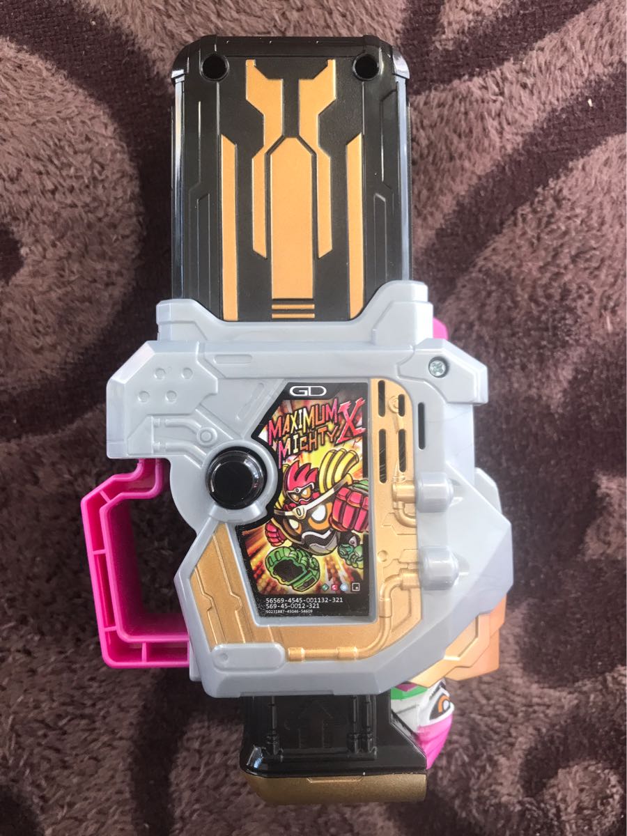 新品】☆新品☆限定☆仮面ライダー エグゼイド イラスト 缶