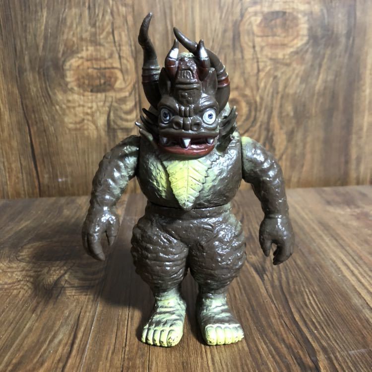 【中古品】ミクロス　円谷プロ　怪獣シリーズ　茶成型/青/赤/緑塗装　ブルマァク 中古品】ミクロス円谷プロ怪獣シリーズ茶成型/青/赤/緑塗装