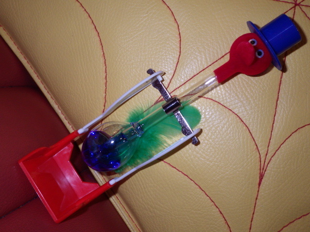 一撃落札 ドリンキングバード 水飲み鳥 青 ハッピーバード 平和鳥 昭和レトロ おもちゃ 知育玩具 科学玩具 永久機関 インテリア の落札情報詳細 ヤフオク落札価格情報 オークフリー スマートフォン版