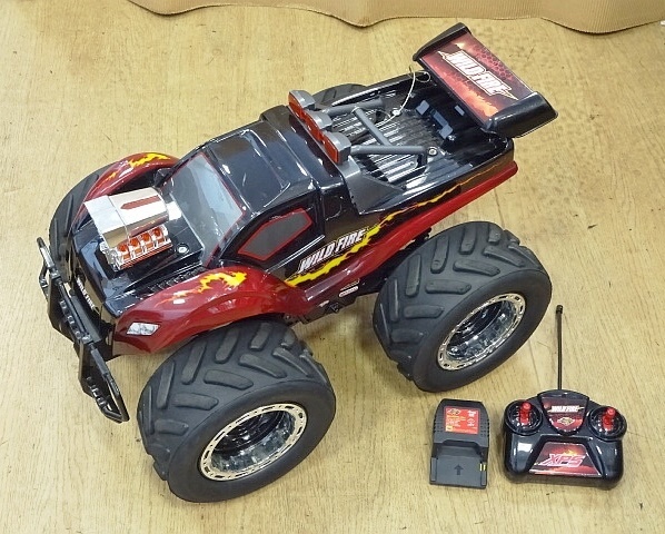 135□トイザらス 大型 ラジコン WILDFIRE/ワイルドファイヤー XPSの