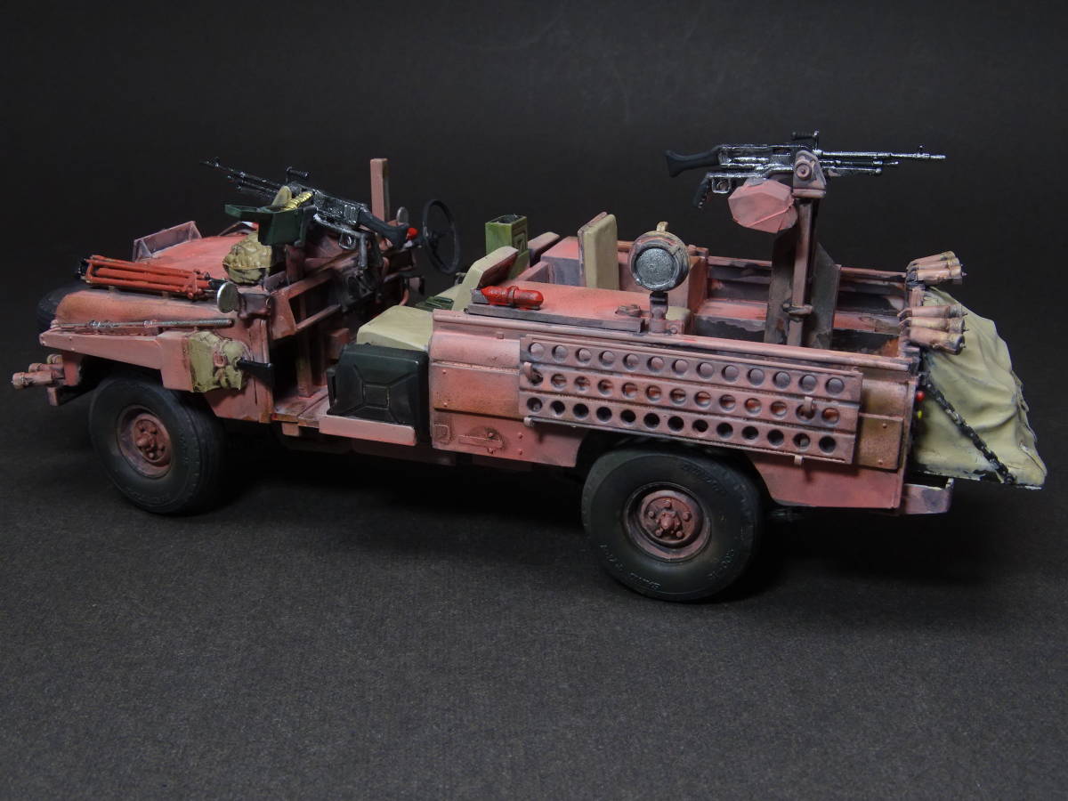 1 35 イギリス Sasランドローバー ピンクパンサー 塗装済み完成品 の落札情報詳細 ヤフオク落札価格情報 オークフリー スマートフォン版