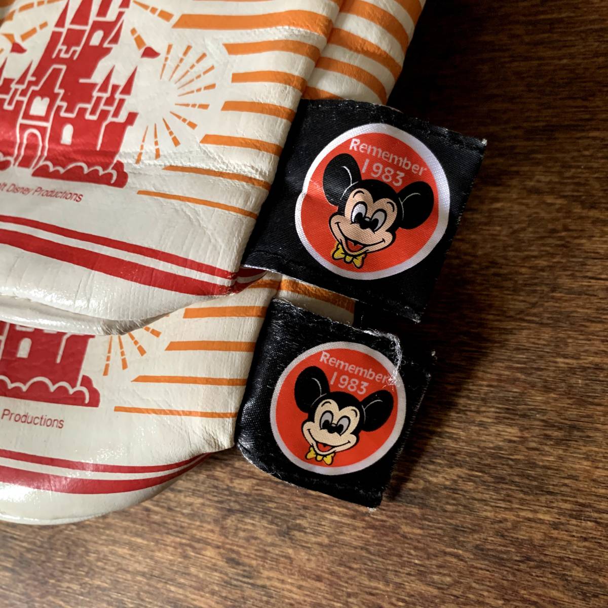 Tdl レア ディズニーランド 25周年 ペットボトルホルダー ペットボトルケース 復刻 2点セット 保温 保冷 25 ミッキー レトロ シンデレラ城 の落札情報詳細 ヤフオク落札価格情報 オークフリー スマートフォン版